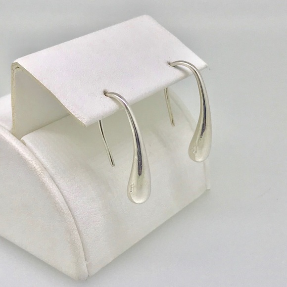 Jewelry - Sterling silver .925 drop earrings